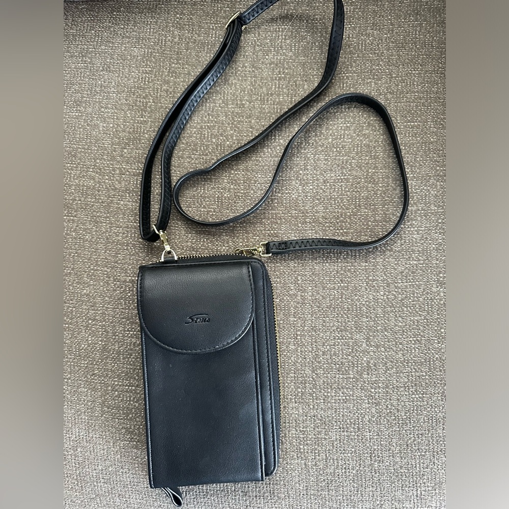 Stadium bag/wallet with adjustable strap never used